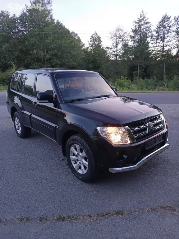 Mitsubishi Pajero V80 142 Kw 3.2 Di-D manuál 2012